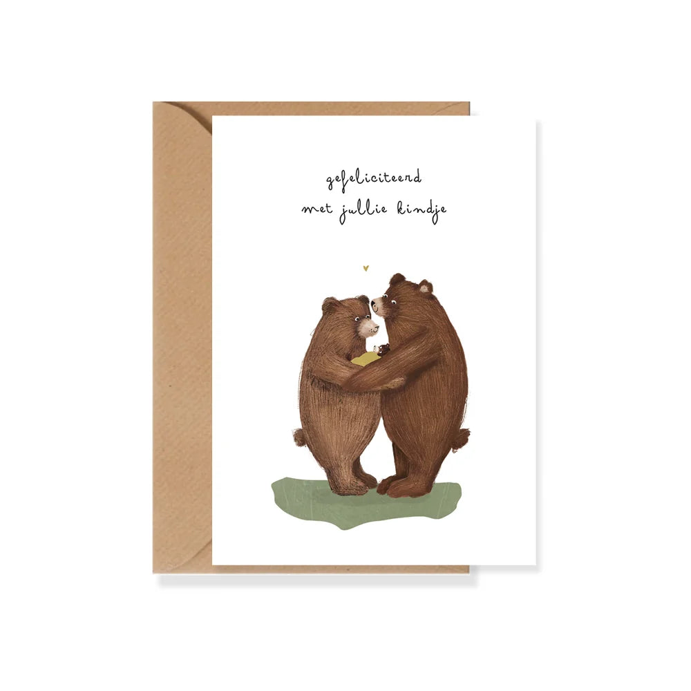 Ansichtkaart met de tekst Gefeliciteerd met jullie kindje en illustratie van een berenfamilie.