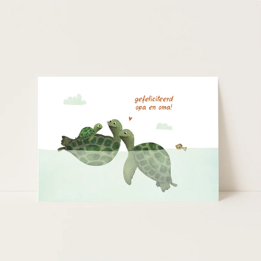 Ansichtkaart met schildpaddenfamilie en tekst Gefeliciteerd opa en oma voor de geboorte van een kleinkind.