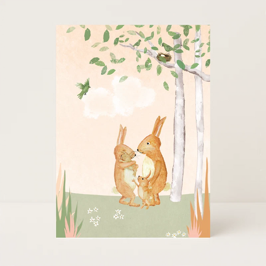 Ansichtkaart voor geboorte van een baby met illustratie van een haasjesfamilie met klein haasje.