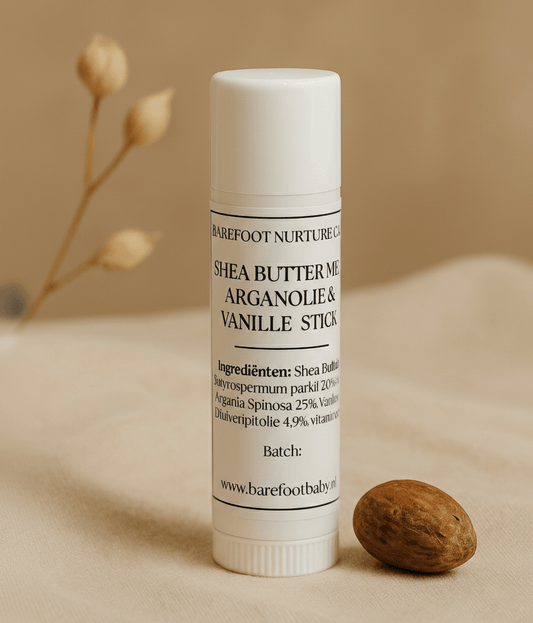 Handige Shea Butter en Arganolie stick voor natuurlijke babyverzorging onderweg – Barefoot Nurture Care
