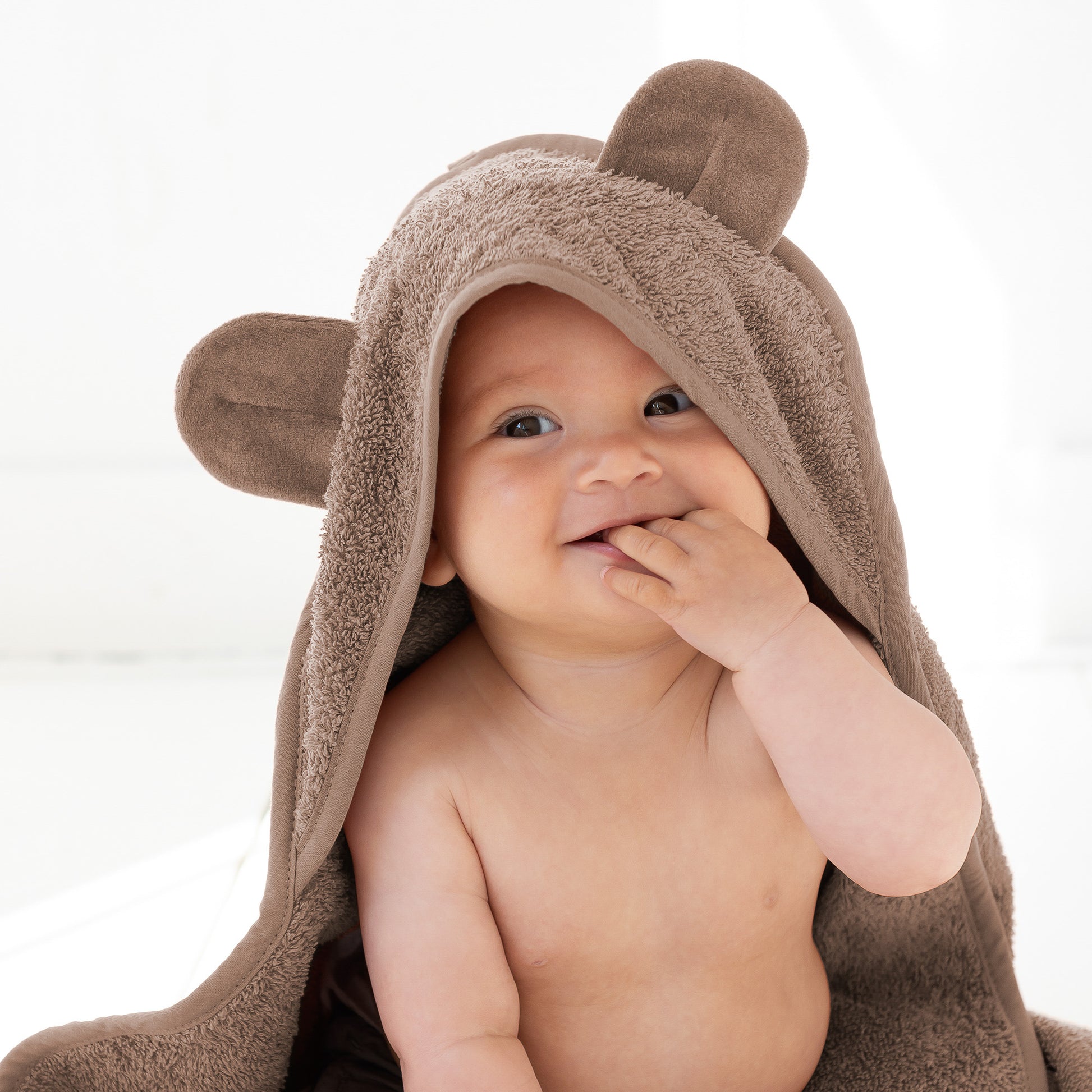 Baby badcape Mocha in natuurlijke, warme bruintint