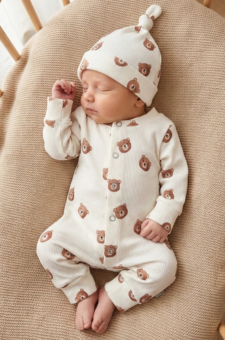 Handgemaakt baby boxpakje van natuurlijke ribstof Beren, zacht en comfortabel voor pasgeborenen