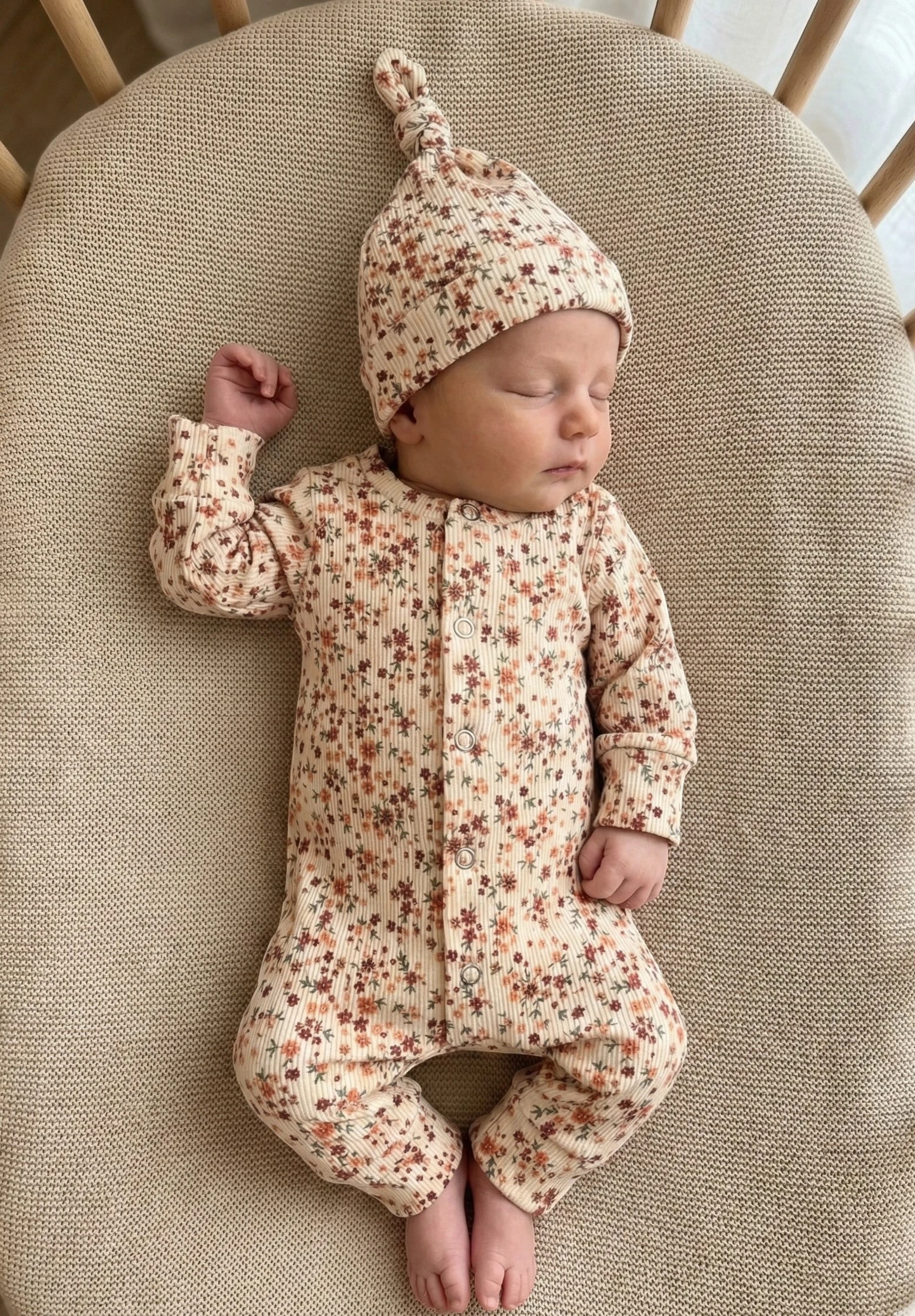 Handgemaakt baby boxpakje van natuurlijke stof boterbloem klei roze zacht en comfortabel voor pasgeborenen