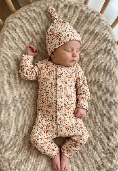 Handgemaakt baby boxpakje van natuurlijke stof boterbloem klei roze zacht en comfortabel voor pasgeborenen