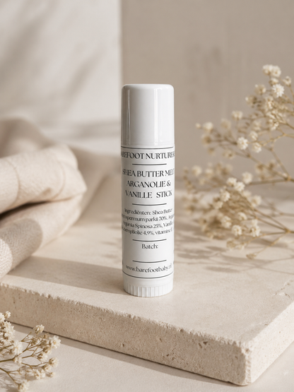 Handige Shea Butter en Arganolie stick voor natuurlijke babyverzorging onderweg – Barefoot Nurture Care