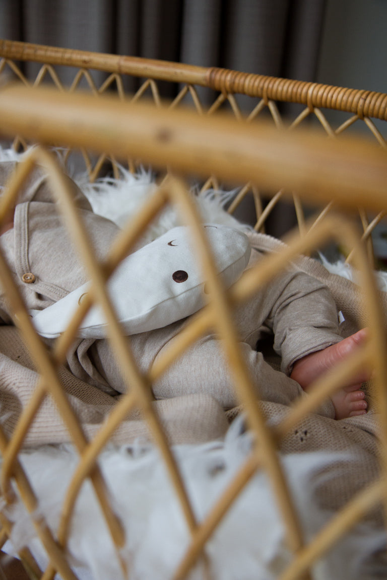 Comfy Luna warmtekussen met beautiful moon print als rustige blikvanger in de babykamer