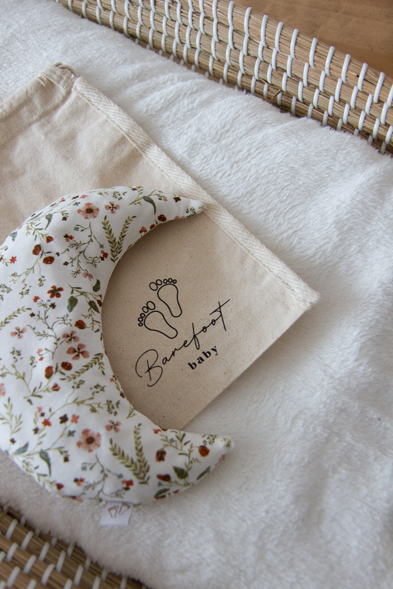 Comfy Luna warmtekussen voor baby’s met millefleur bloemenprint in zachte tinten