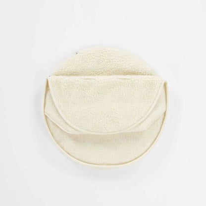 Merino wollen baby voetenzak in beige of naturel, geschikt voor autostoel