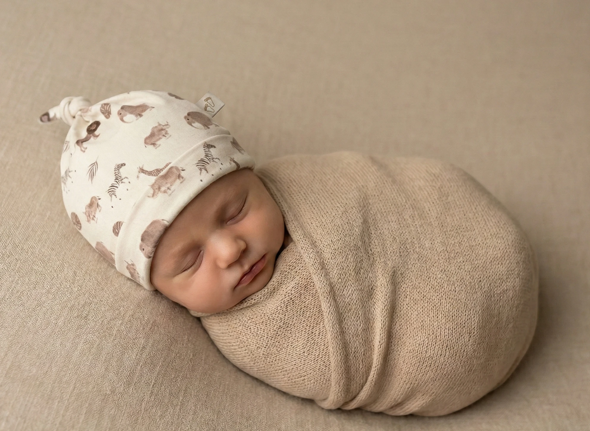 Mutsje baby safari dieren handgemaakt Barefoot Baby