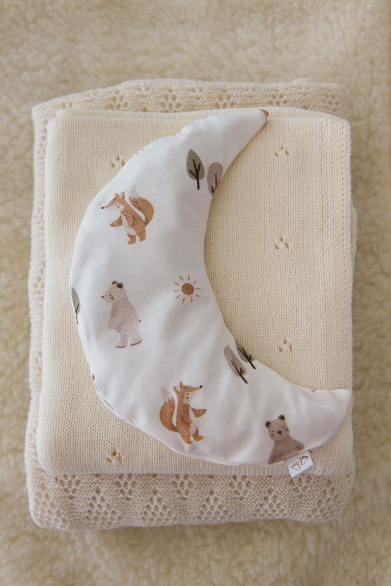 Zacht baby warmtekussen Comfy Luna met rustige forest animals print